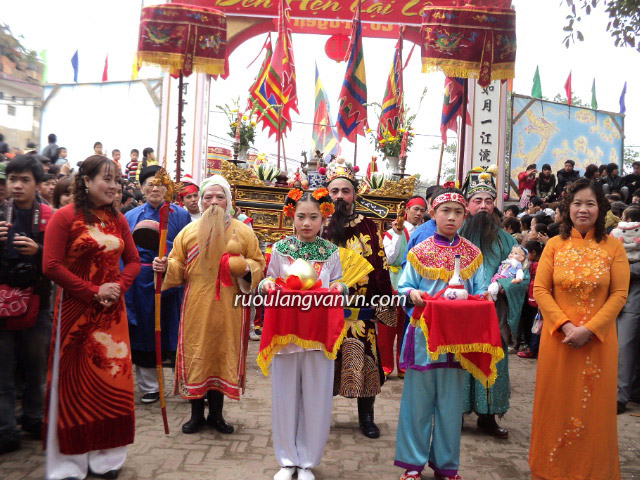 Tưng bừng lễ hội Thổ Hà