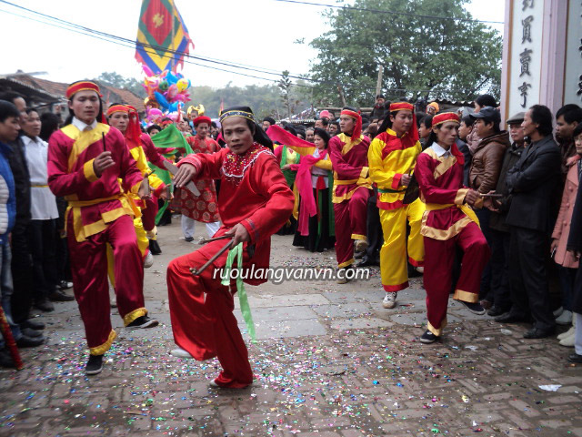 Tưng bừng lễ hội Thổ Hà