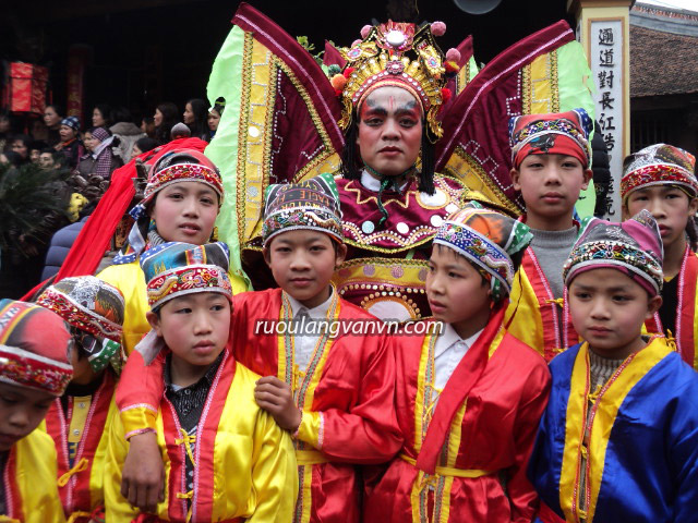 Tưng bừng lễ hội Thổ Hà